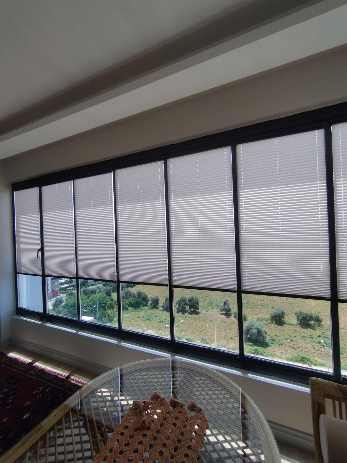 Orlenda Plise Cam Balkon Perdesi - Özel Seri