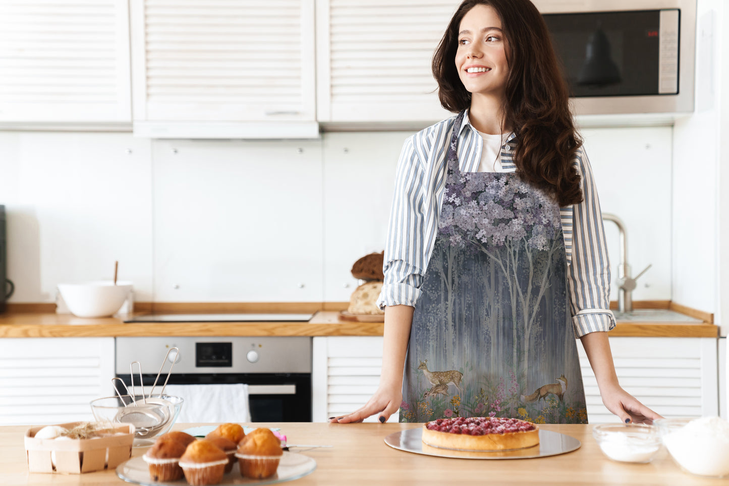 Red Mini Flowers And Gazels Mutfak Önlüğü | Pufaloji